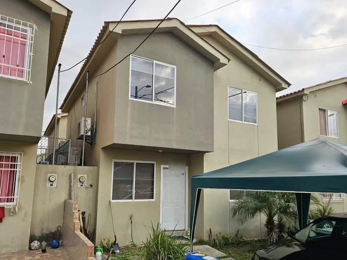 Vivienda de dos plantas en la urbanización Villa Bonita, en Guayaquil