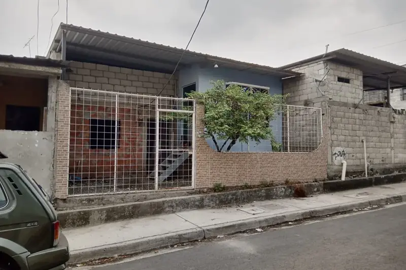 Vivienda de una planta en barrio residencial